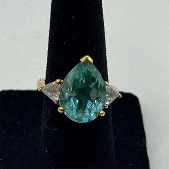Stunning Pear Cut Ceylon Green Spinel  & Diamond Ring in 14k gold over 925 - Picture 1 of 5